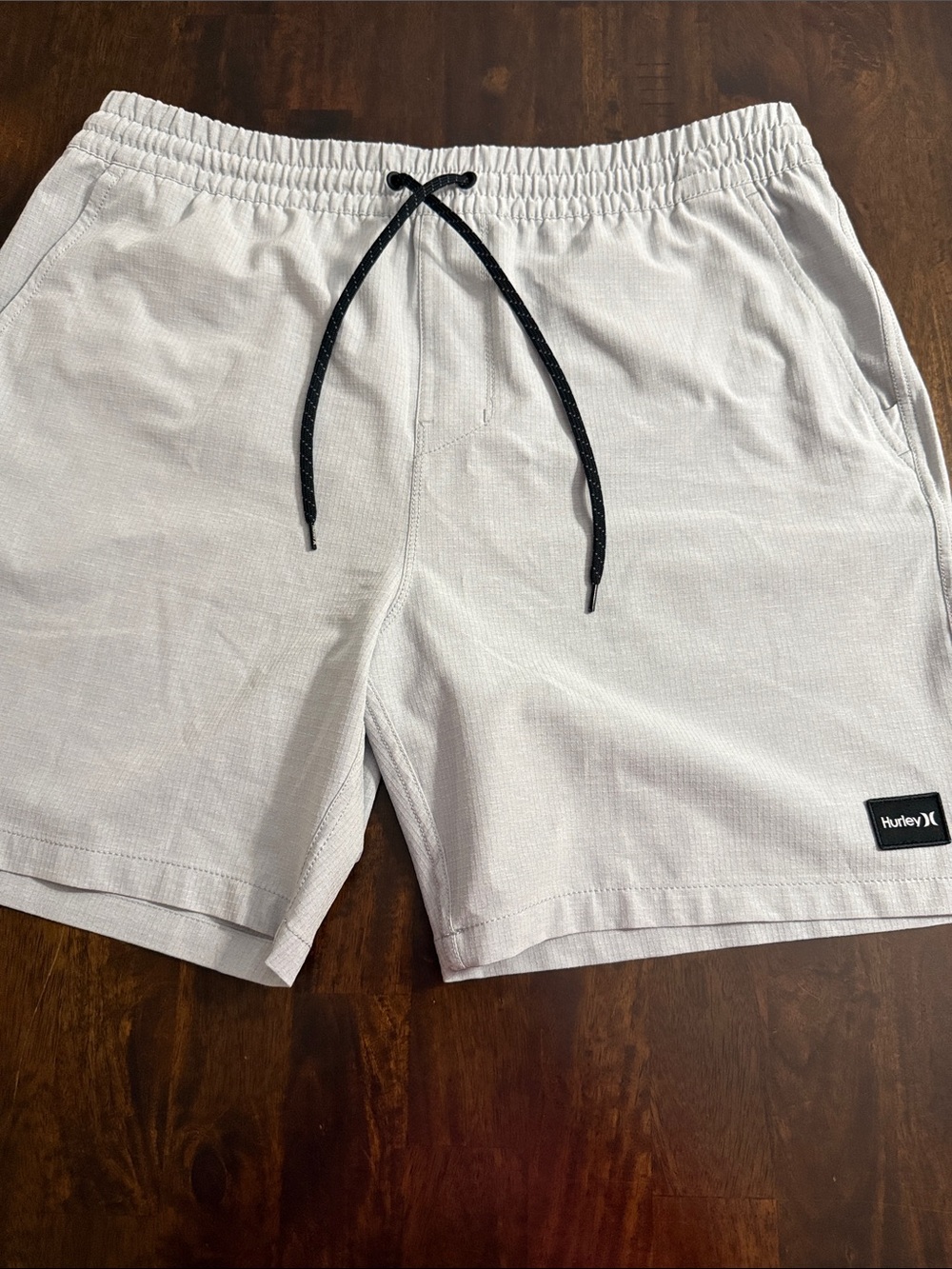 Hurley Men's Light Gray Waffle Drawstring Hybrid Shorts with Black Drawcord